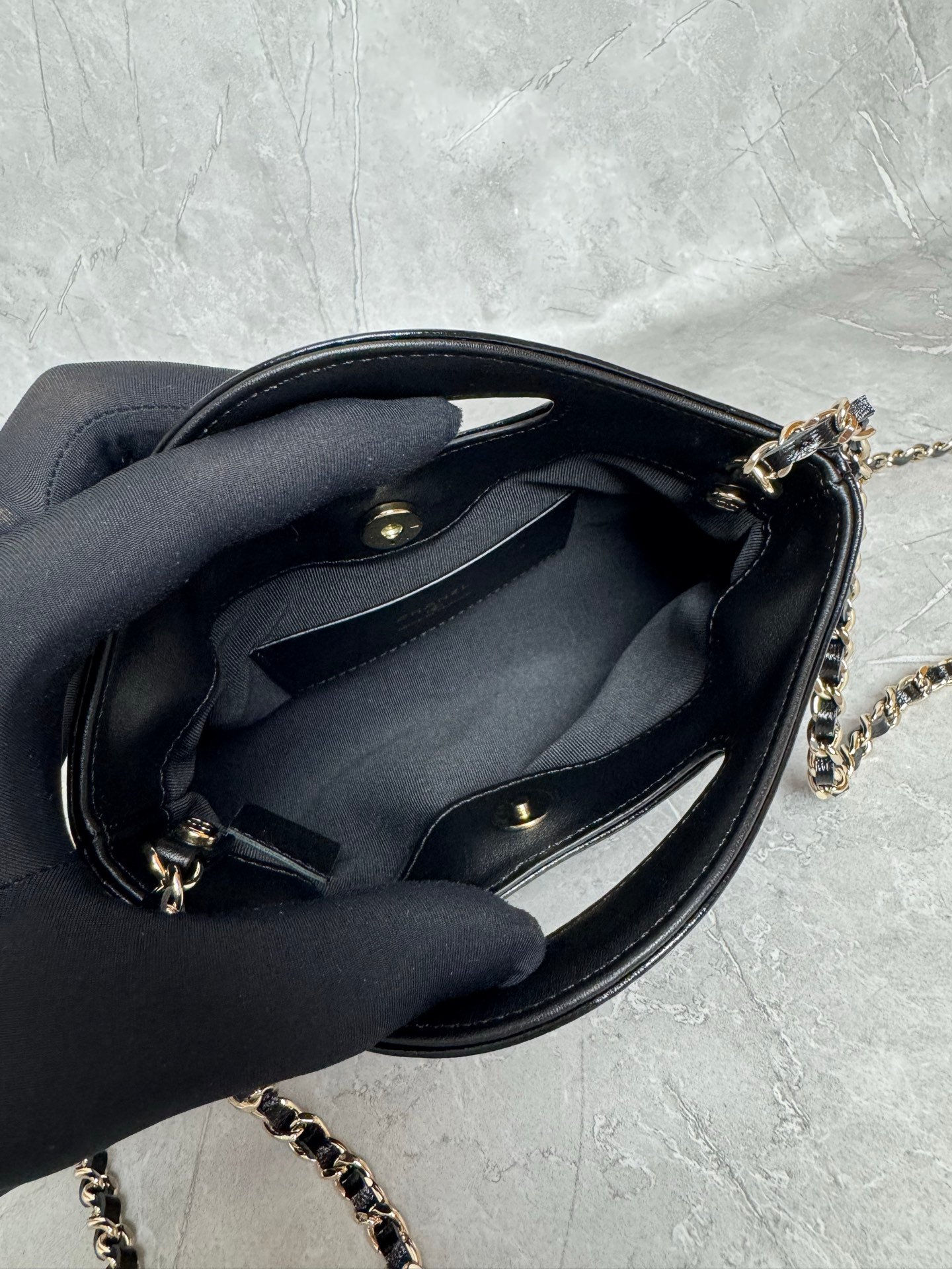 31 Nano Shopping Bag crafted from quilted shiny calfskin leather. - Image 5