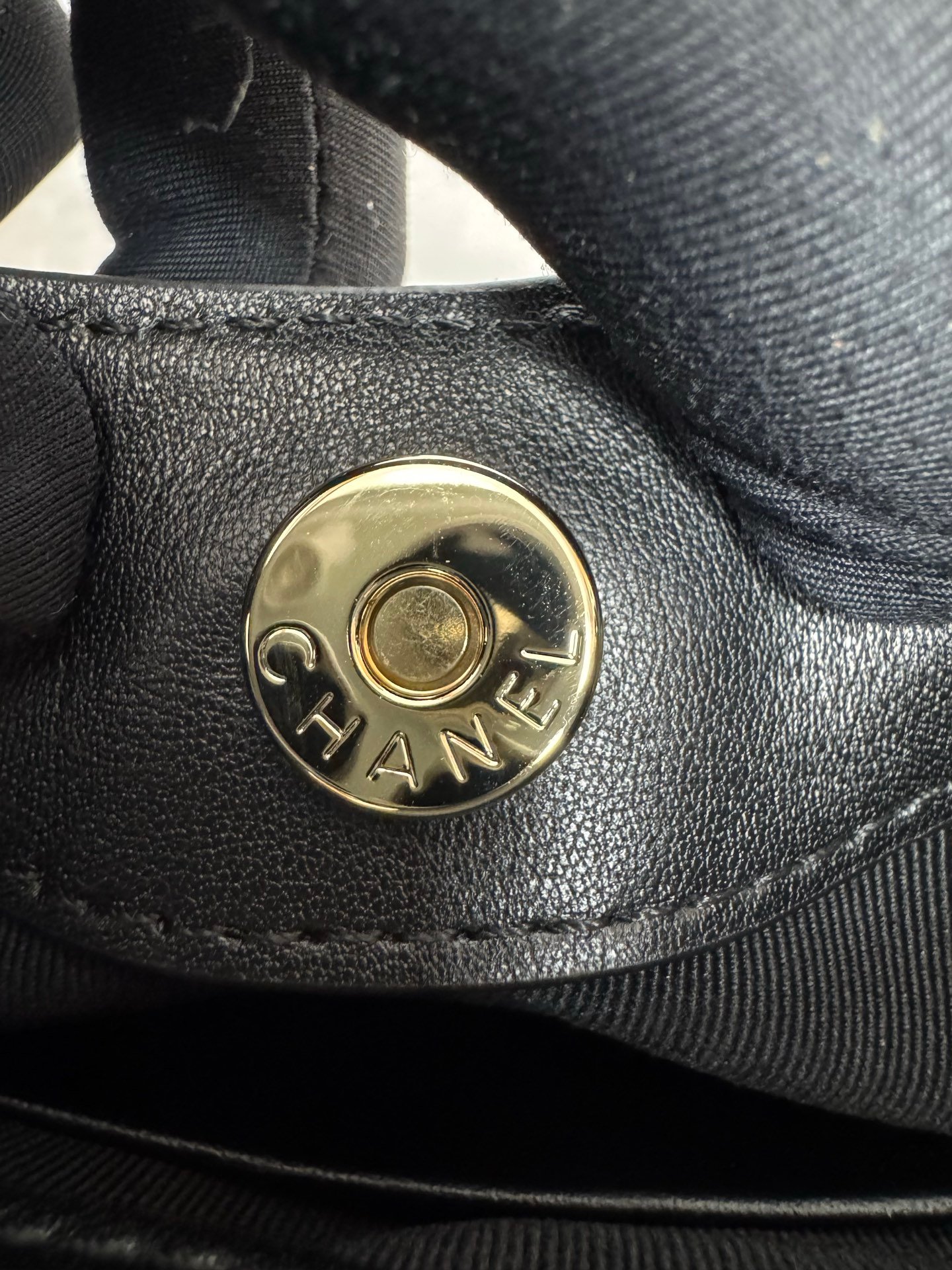 31 Nano Shopping Bag crafted from quilted shiny calfskin leather. - Image 4