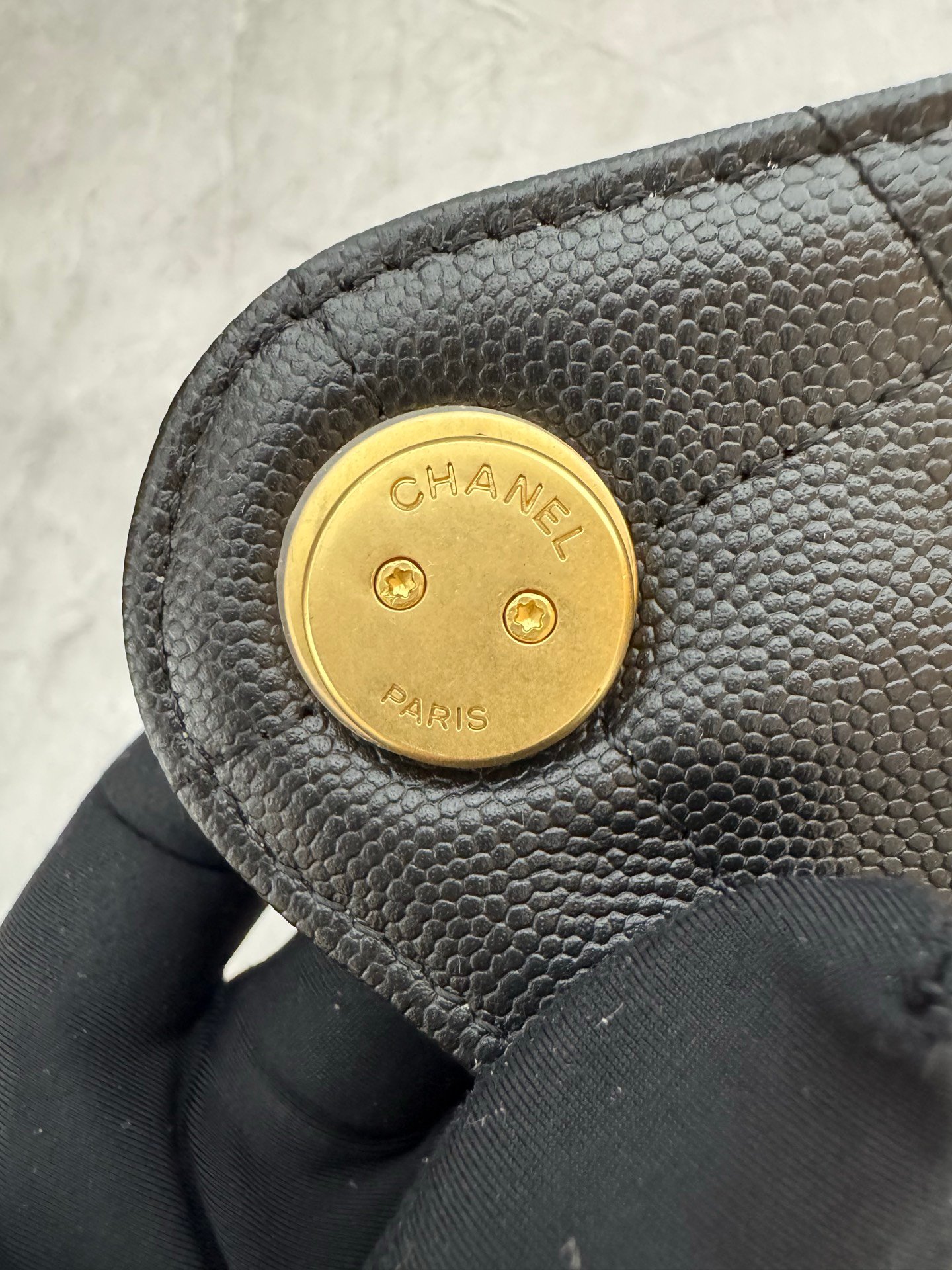 Black 25 Small Hobo Bag crafted from grained calfskin leather with gold-tone metal hardware. - Image 8