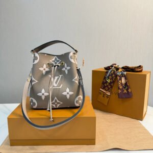 Néonoé BB Bucket Bag in elephant gray colour.