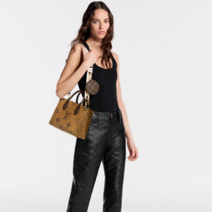 OnTheGo tote bag made from a mix of Monogram and Monogram Reverse canvas with detachable coin purse. - PM