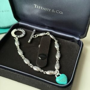 Link chain bracelet in 925 silver with Tiffany blue Heart, can be worn by both men and women.