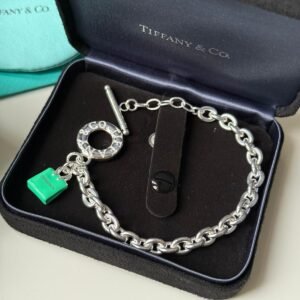 Link chain bracelet in 925 silver with Sea Green Charm, can be worn by both men and women.