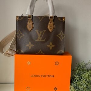 Alternative view of OnTheGo tote bag made from a mix of Monogram and Monogram Reverse canvas with detachable coin purse.