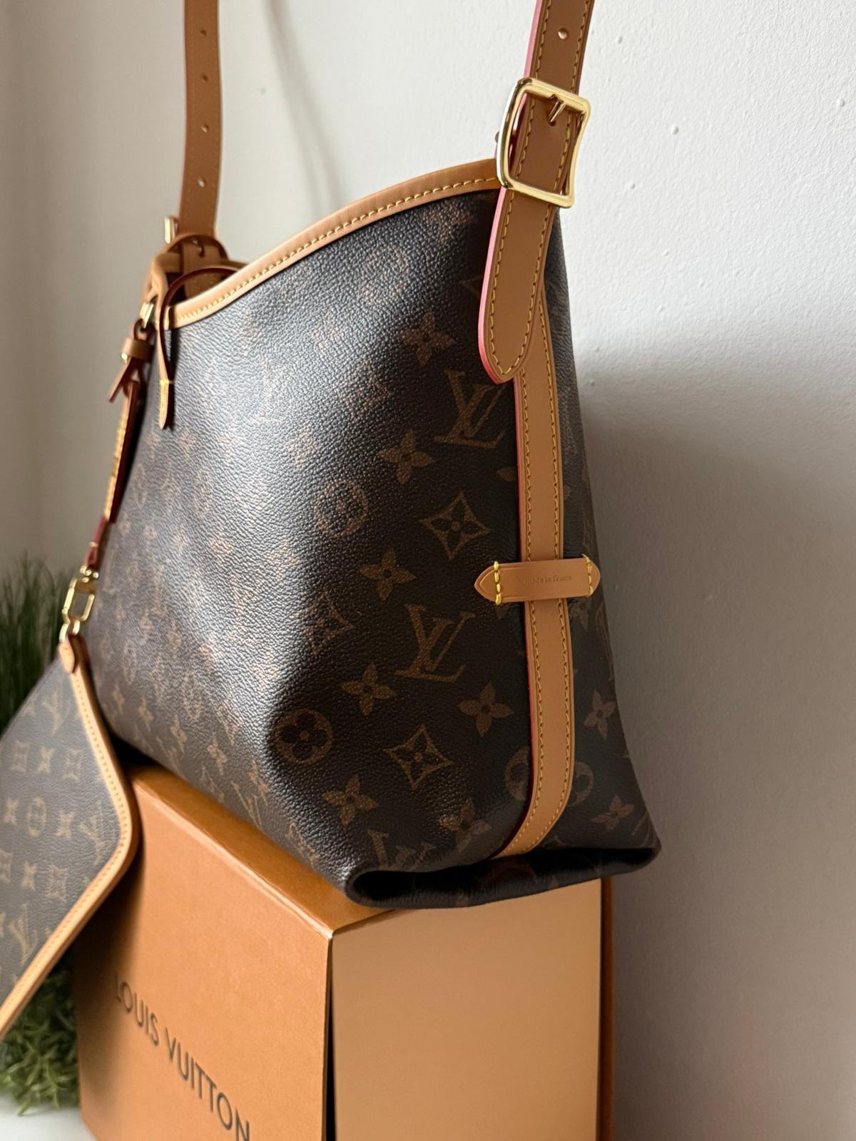 Premium Quality Carryall PM shoulder bag made from monogram canvas. - Image 2