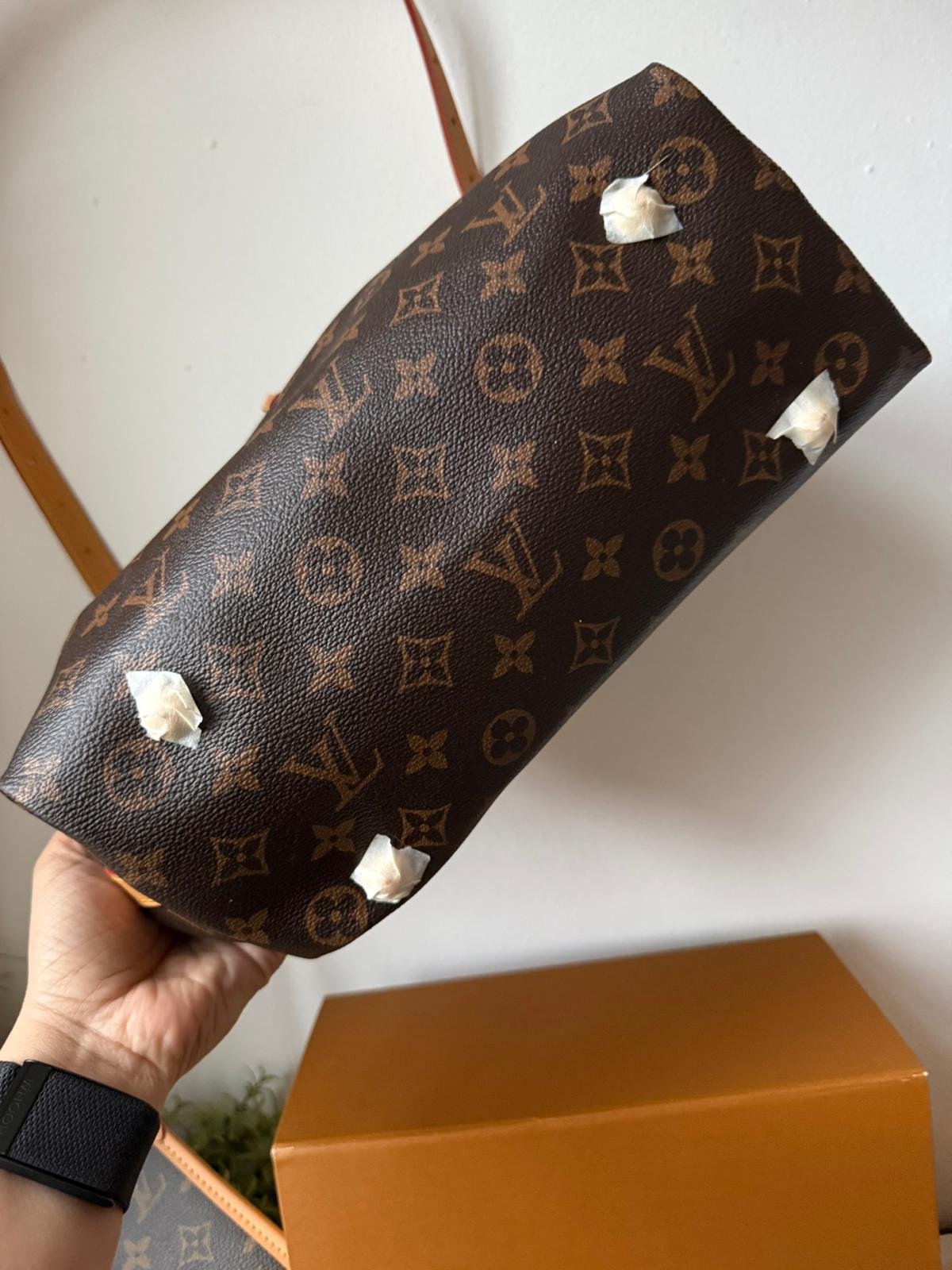 Premium Quality Carryall PM shoulder bag made from monogram canvas. - Image 5