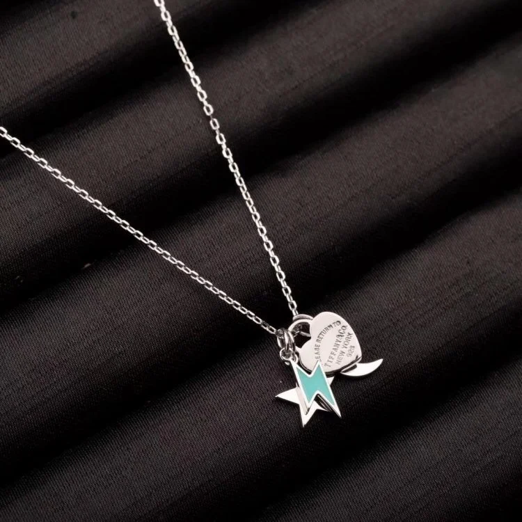 925 silver heart with star and moon necklace. - Image 2