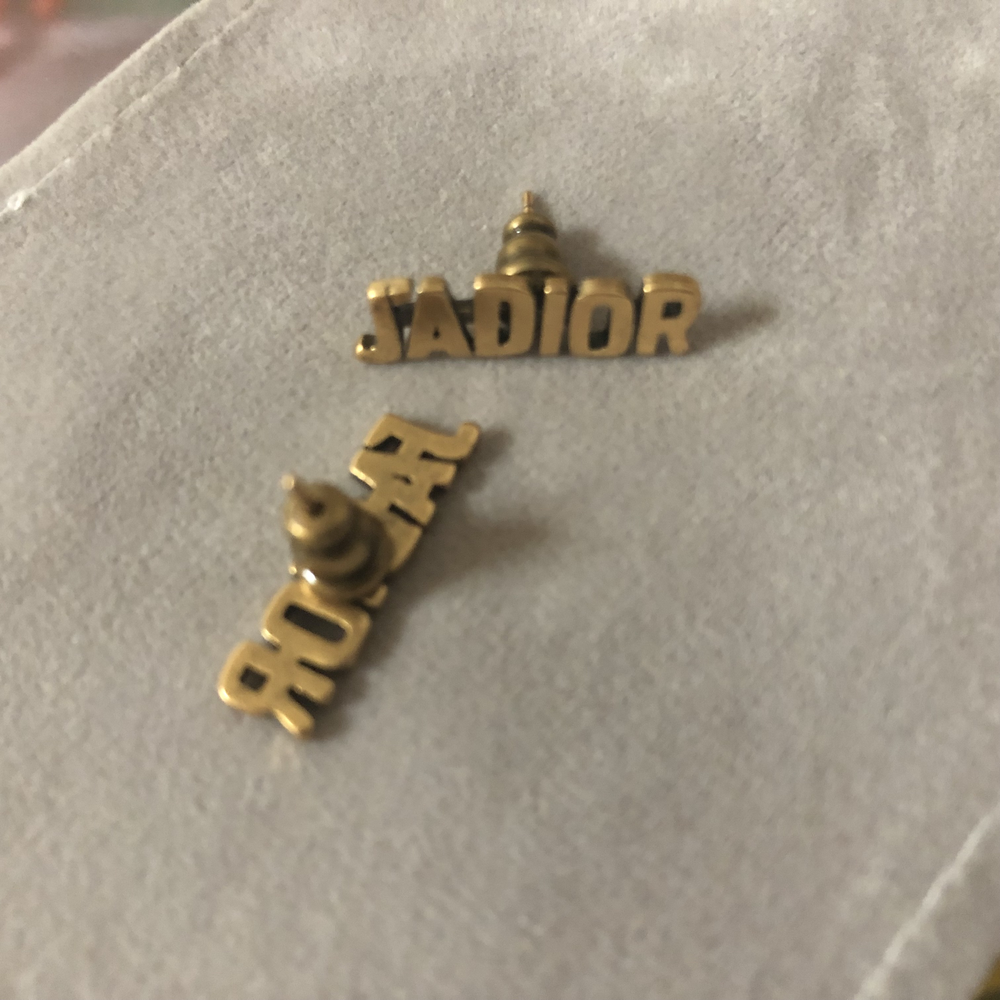 J@D!0r Cut out Stud earrings.