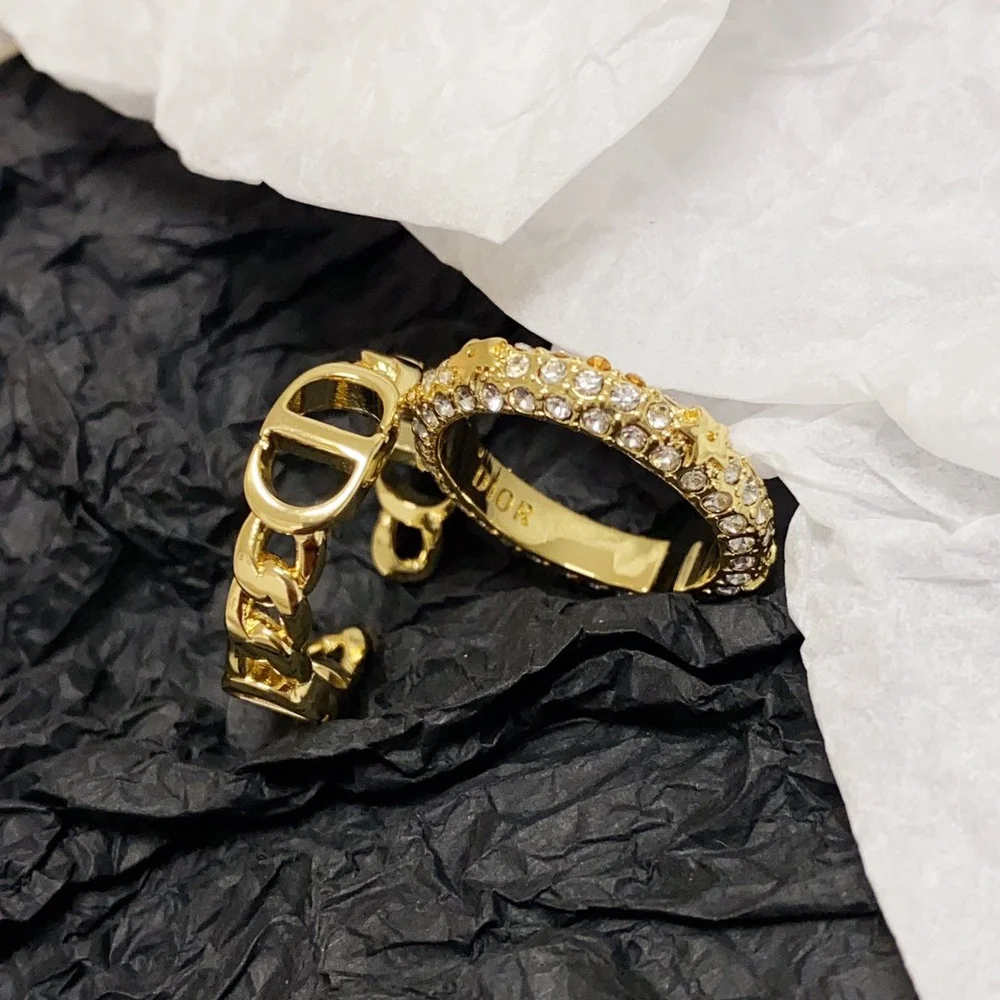 Set of 2 Gold rings with gems and CD engraved on it. - Image 4