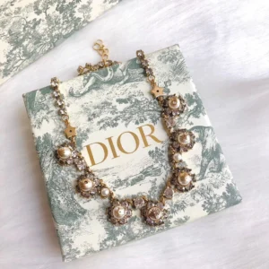 Alternative view of Pearl and crystals Luxury Choker Necklace in gold.