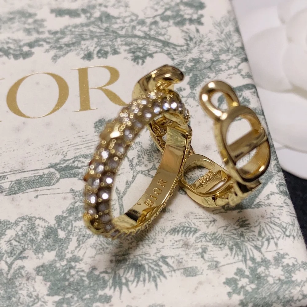 Set of 2 Gold rings with gems and CD engraved on it. - Image 2