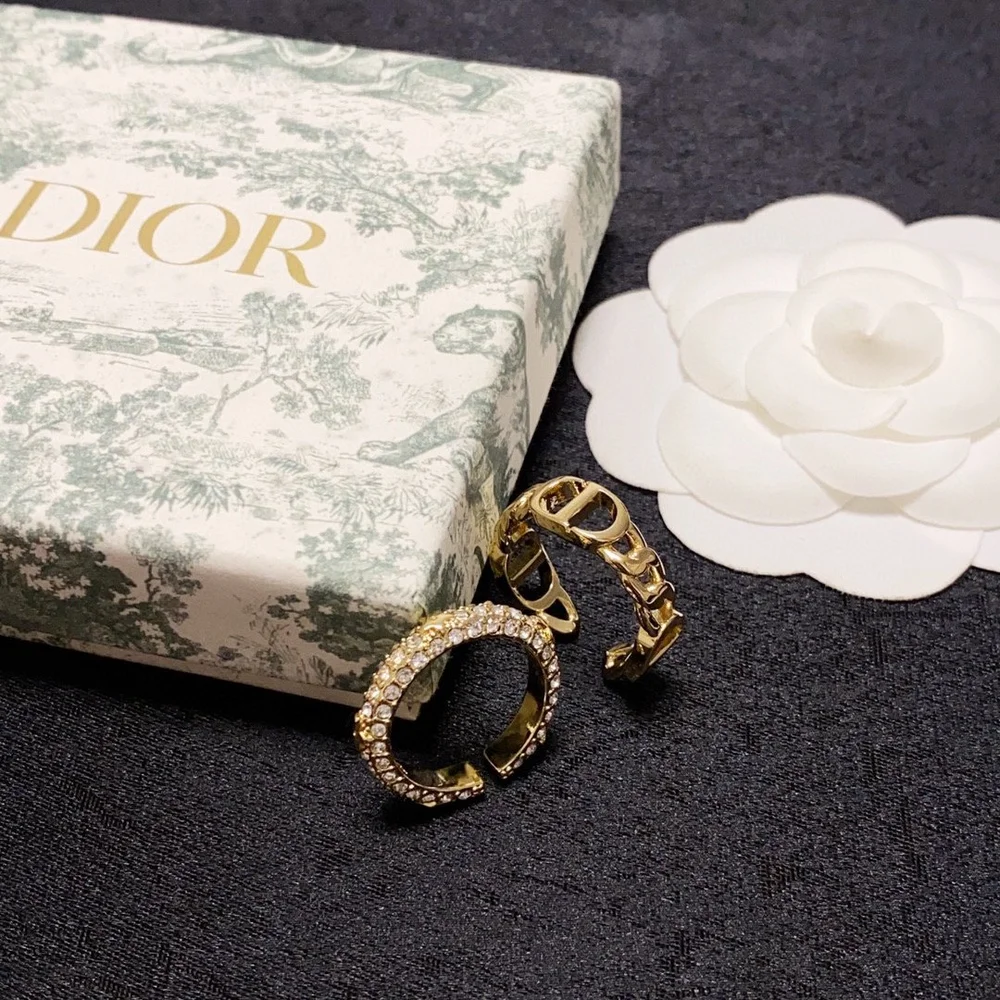 Set of 2 Gold rings with gems and CD engraved on it. - Image 3