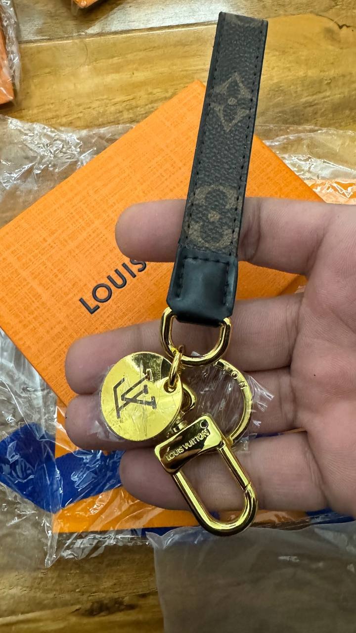 Leather key rings with box and papers. - Image 2