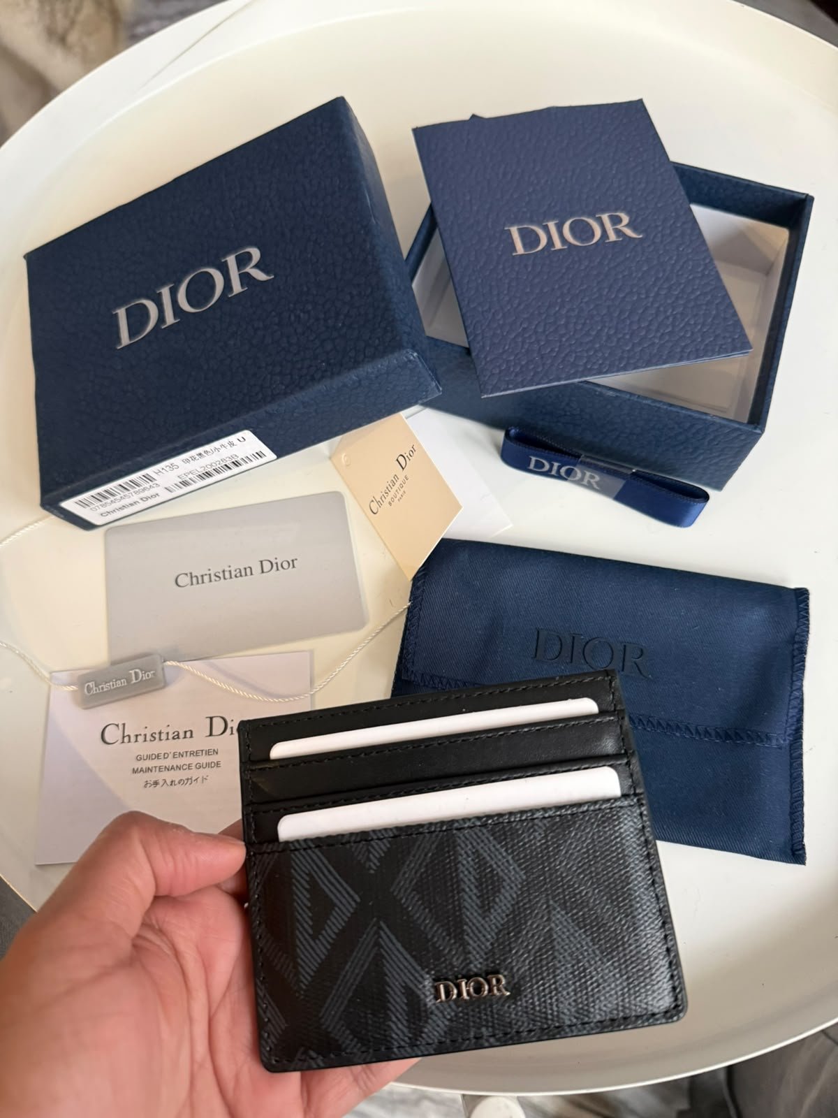 CD Diamond Card Holder featuring the signature geometric CD Diamond canvas pattern and black smooth calfskin trim. - Image 3